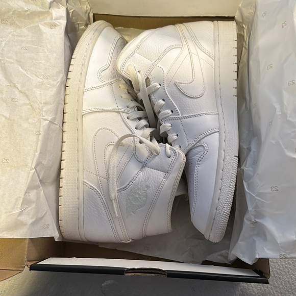 Jordan Shoes Had This Shoes For A Long Time Havent Worn Them Since Middle School Poshmark